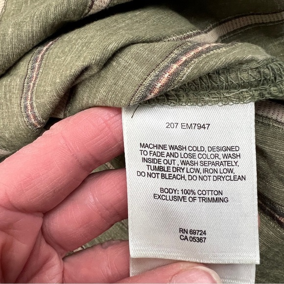 Men's Columbia Green Casual Button Down Shirt - Picture 9 of 9